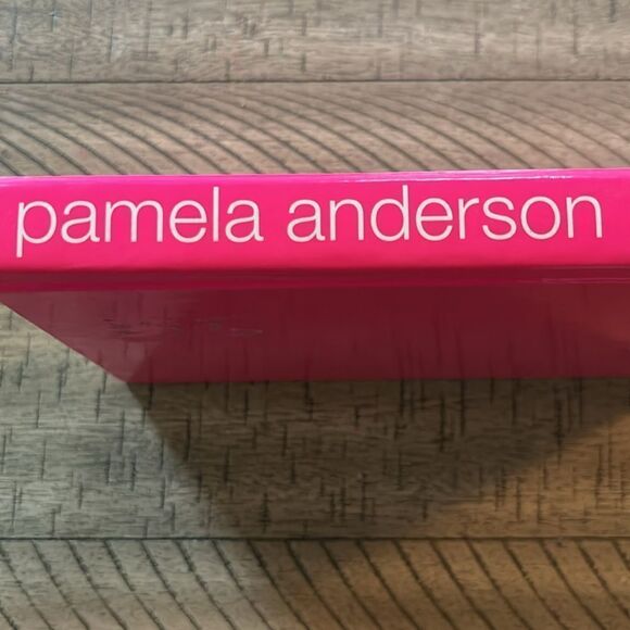 Star⭐️by PamAnderson Great beach 🏖️ read! Copyright ©️ 2004 - Picture 4 of 10